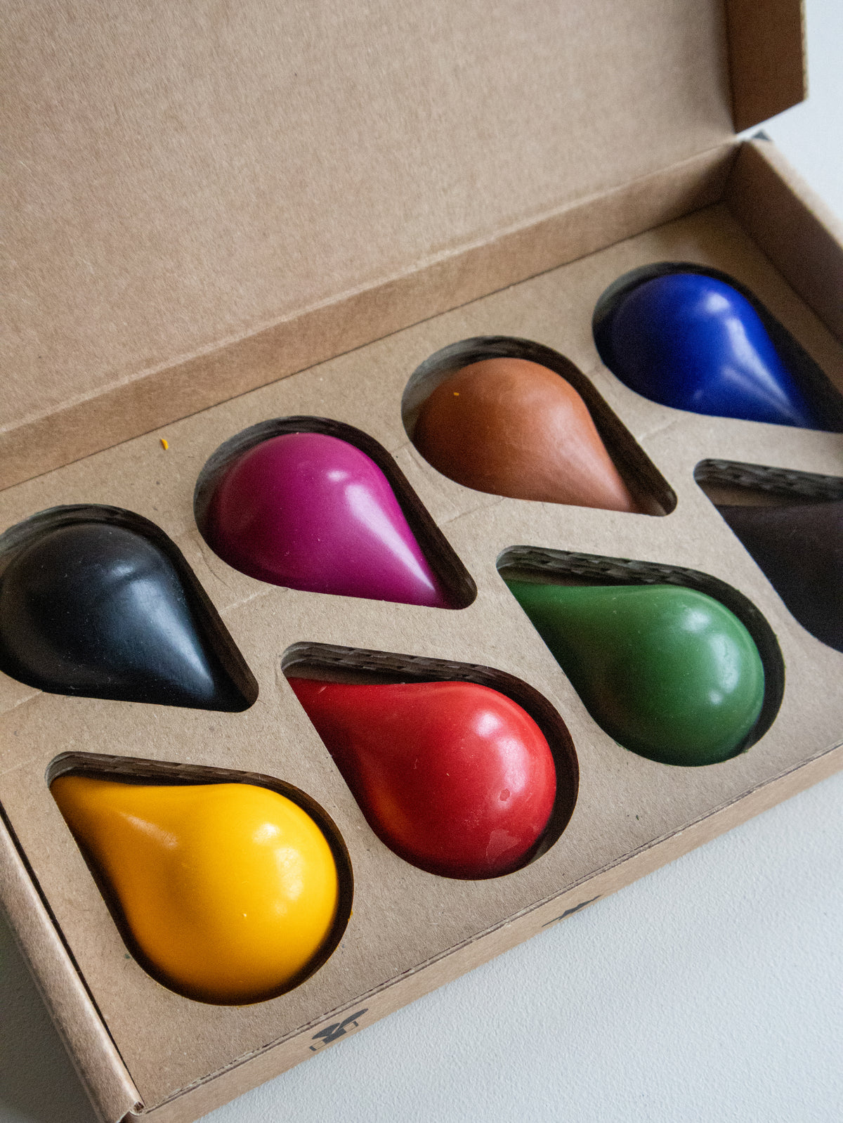 Dråpe fargestifter i bivoks 8 stykk - Scandinavian Crayon Company
